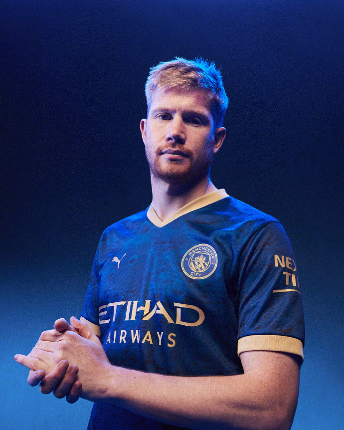 阿斯：霍安状态恢复如初，复出即帮巴萨时隔十场比赛再获零封（阿斯：霍安伤愈归来即奉零封，助巴萨终结十场无零封纪录）