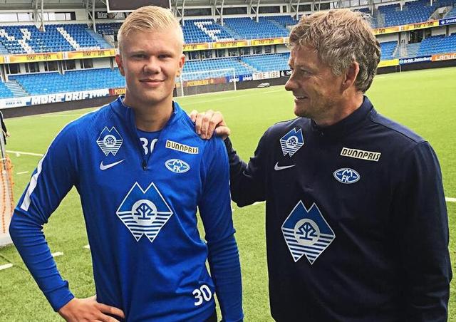 梅开二度，弗格森成为第3位代表意大利球队欧战进球的爱尔兰人（独中两元，弗格森跻身为意大利俱乐部在欧战破门的第三位爱尔兰球员）