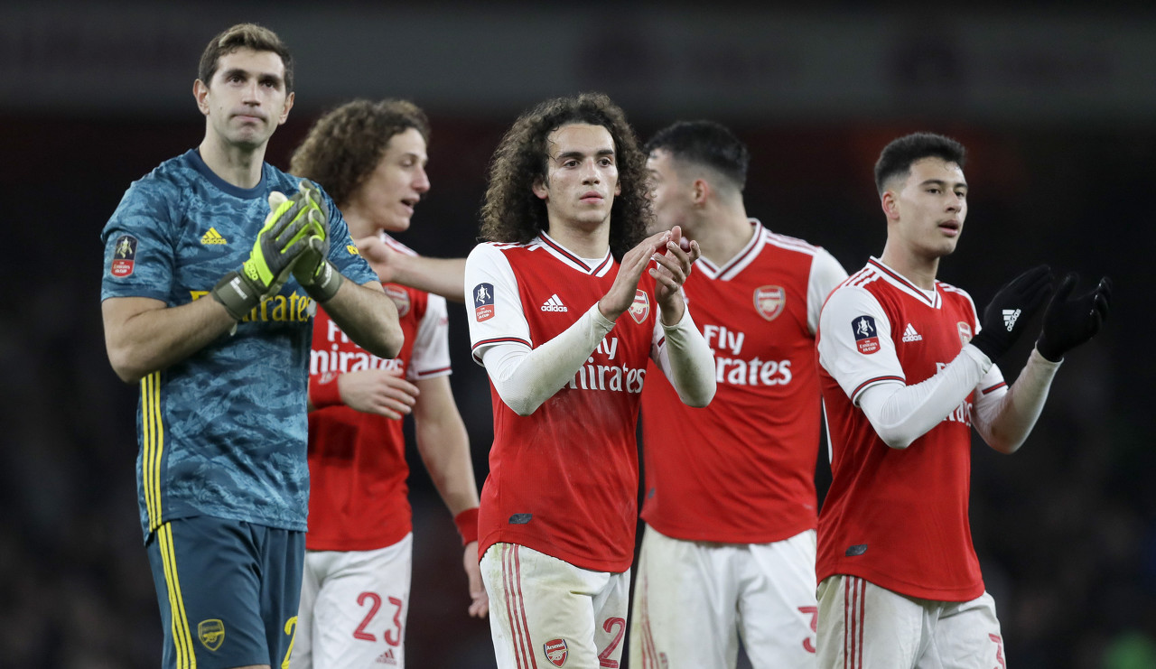 “苏超”夺冠，泰州队景泊羲：爸爸在天上肯定会为我高兴（苏超加冕冠军，泰州队景泊羲：天上的父亲一定会为我高兴）