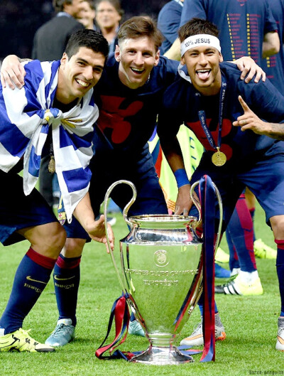 动漫展示欧冠新一轮第一比赛日的结果：（动画图解欧冠新一轮首日赛果）