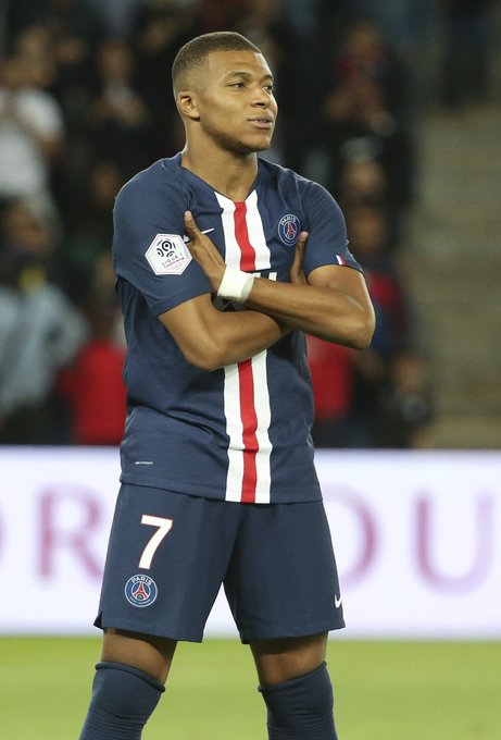 维埃里：现在拿皮奥和其他人比较毫无意义，应该让他安心踢球（维埃里：别再把皮奥和别人对比了，让他安心踢球吧）