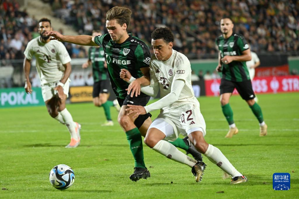 法甲半场：舍瓦利耶神扑，萨利苏进球被吹，巴黎0-0摩纳哥