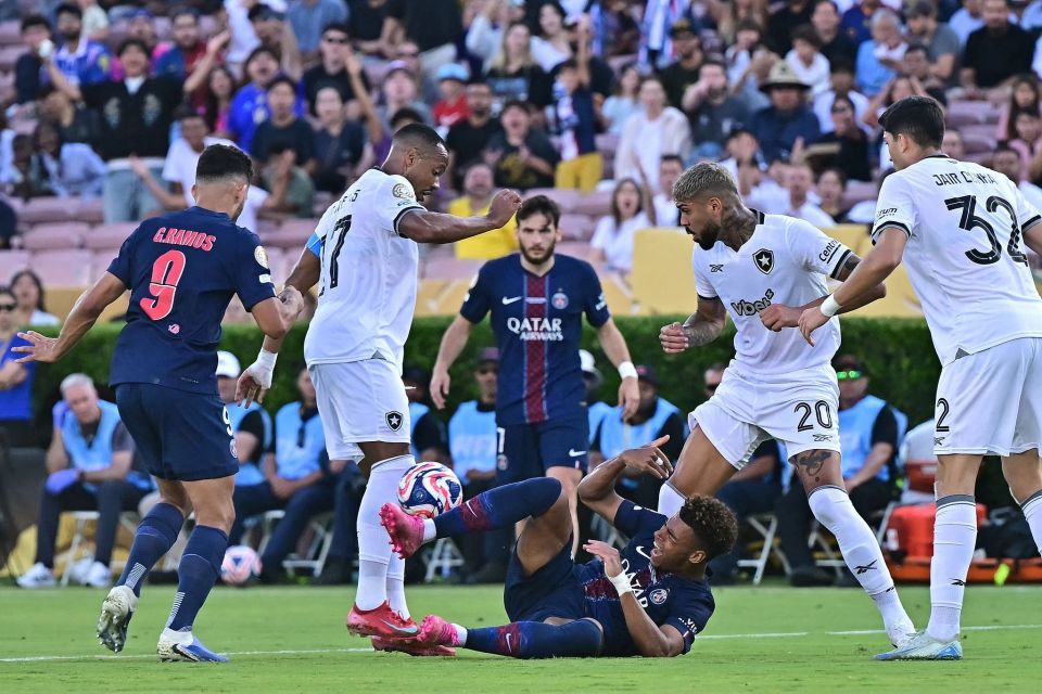 米体：泽林斯基出现轻微肌肉问题，可能不会出战比萨（米体：泽林斯基肌肉轻伤，出战比萨成疑）