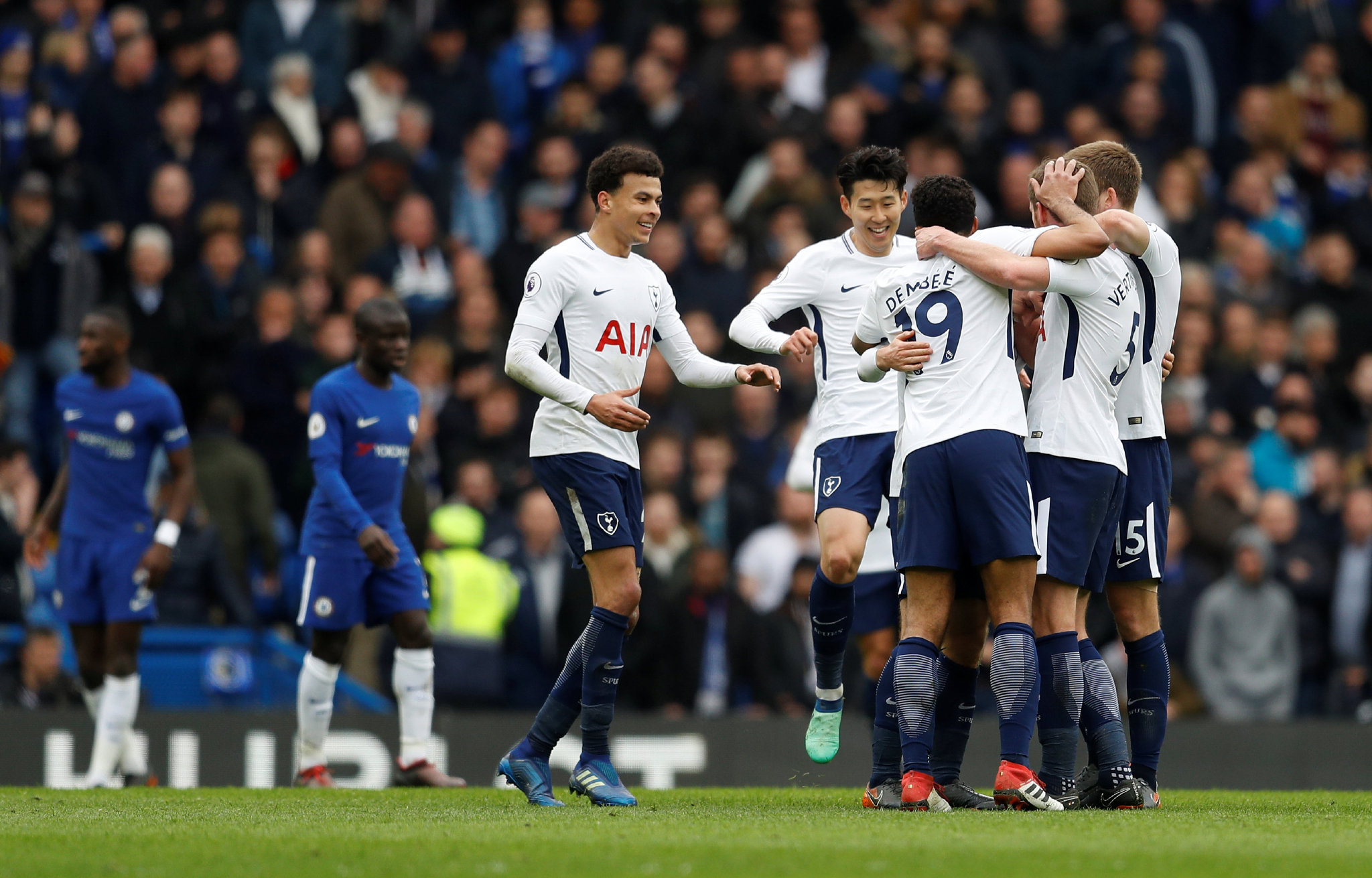 🌟NBA杯四强对阵全部出炉：魔术vs尼克斯，雷霆vs马刺（NBA季中锦标赛四强揭晓：魔术迎战尼克斯，雷霆硬碰马刺）