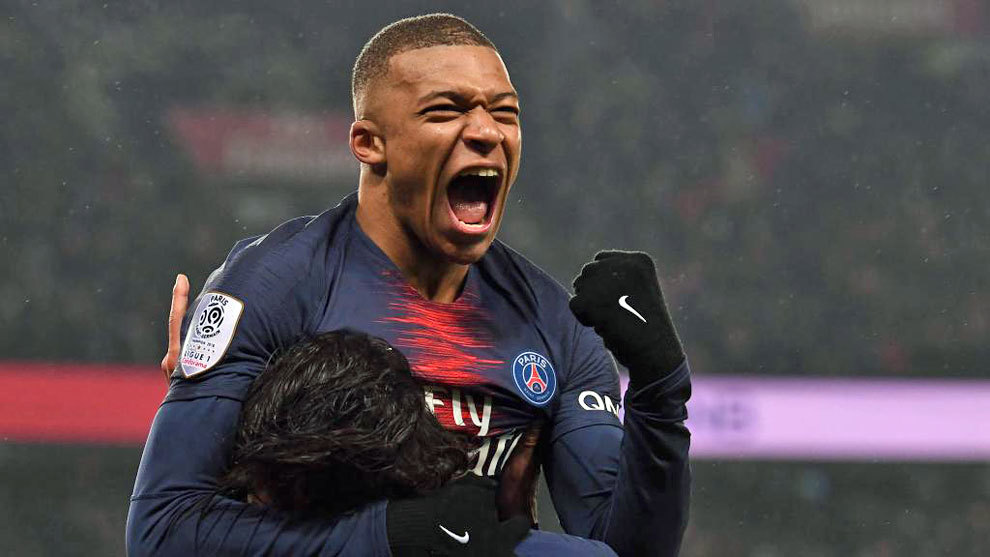 官方：明夏世界杯上下半场中段有强制补水时间，每次3分钟（FIFA官宣：明夏世界杯每半场中段设3分钟强制补水暂停）